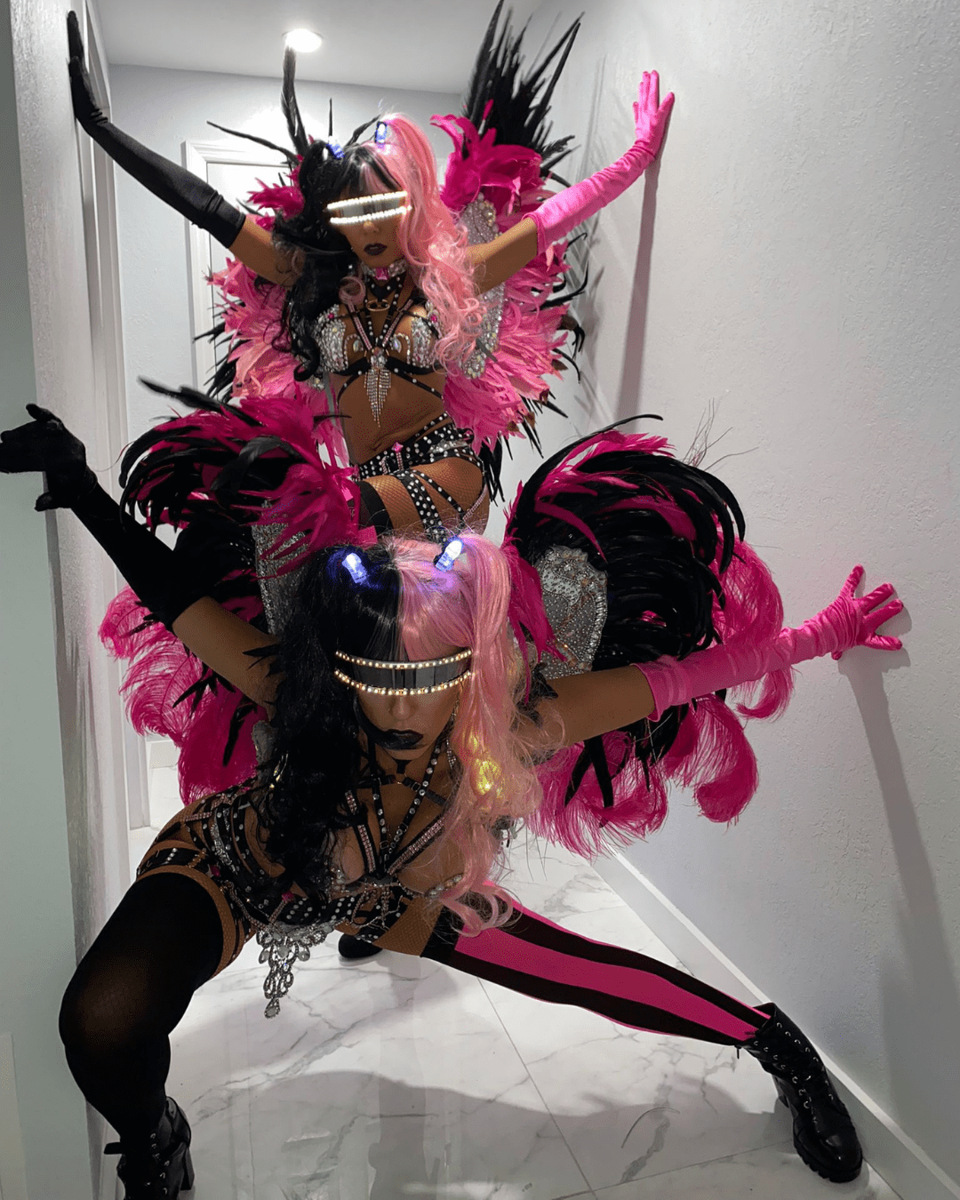 CLUB DANCERS